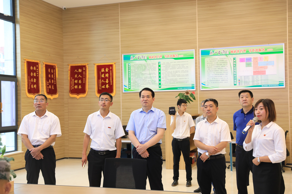 济宁市司法局党委副书记副局长国庆启一行到后八村开展“七五”普法工作调研活动 孟涛书记陪同 (16)_副本.jpg