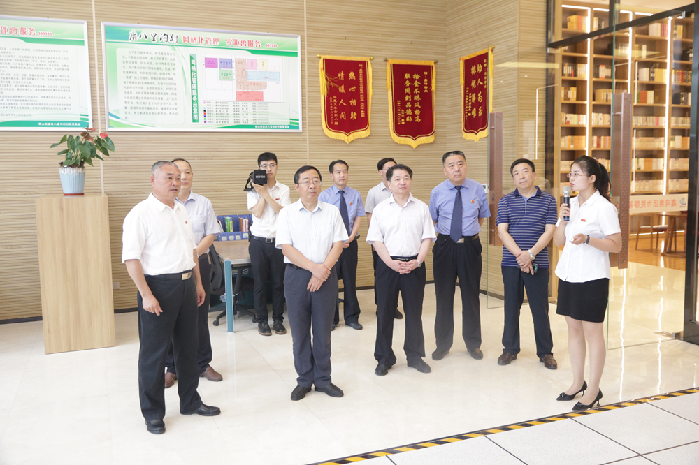 省检察院党组副书记 副检察长张振忠一行到后八村调研，济宁市检察院党组书记检察长宋晓磊陪同 (9)_副本.jpg