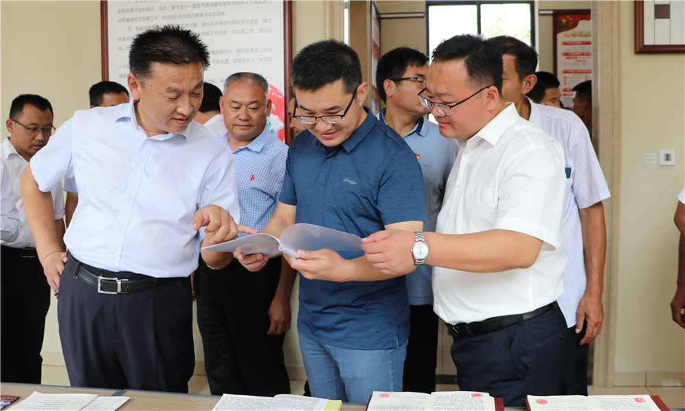 2020.9.13，嘉祥县老僧堂镇党委书记闫法超带领考察团一行80人莅临指导，市长杜庆节、副市长韩丙海等临领导陪同。_副本.jpg
